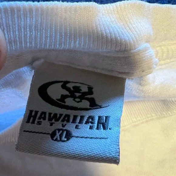 Hawaiian style shirt - Picture 5 of 6